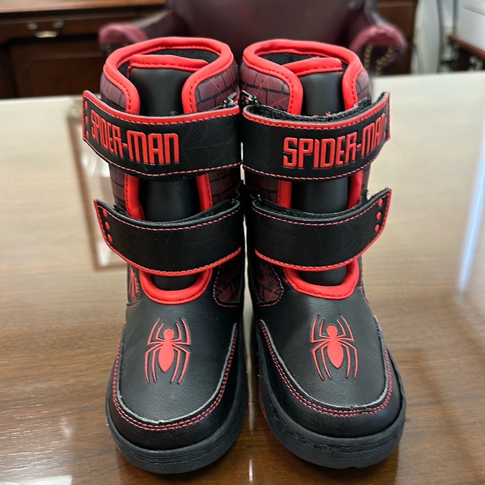 Boys Spider-Man Light up! winter boots